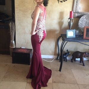 Elegant Burgundy Evening Gown with Gold Lace Appliqué